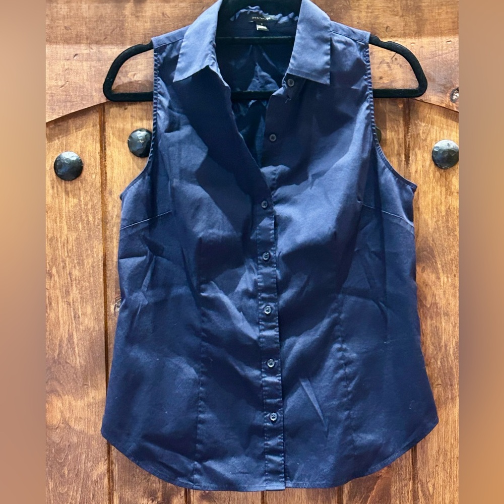 Ann Taylor Navy Sleeveless Button-Down Shirt, Size 8 - Picture 3 of 7
